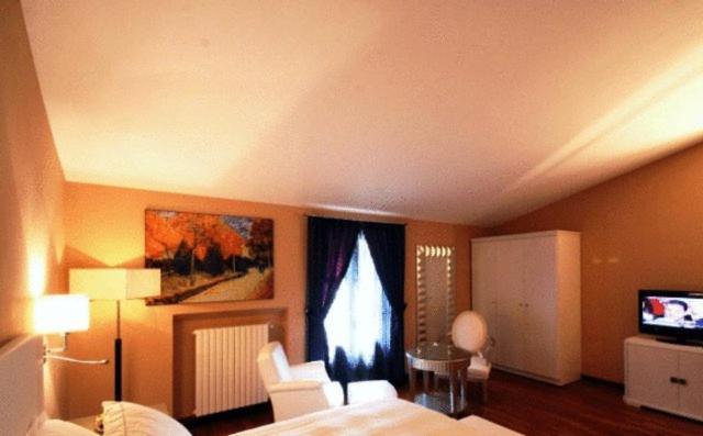 Sangallo Hotel Монте Сан Савино Стая снимка