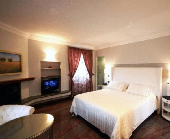 Sangallo Hotel Монте Сан Савино Екстериор снимка