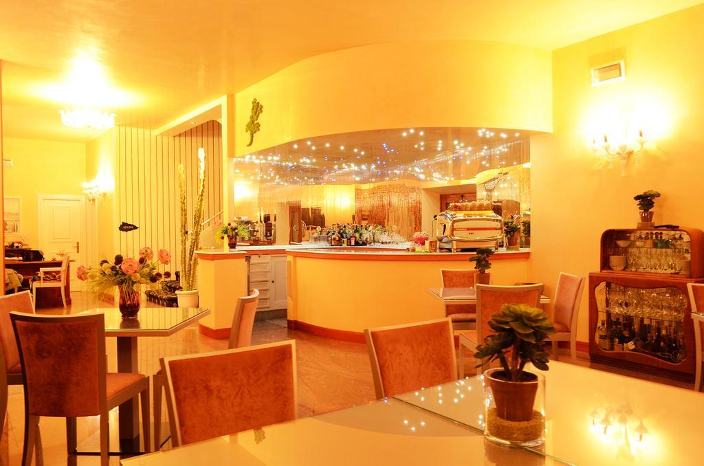 Sangallo Hotel Монте Сан Савино Екстериор снимка