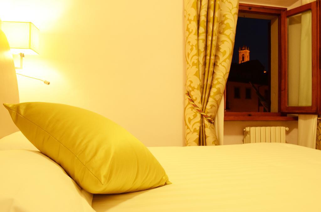 Sangallo Hotel Монте Сан Савино Екстериор снимка