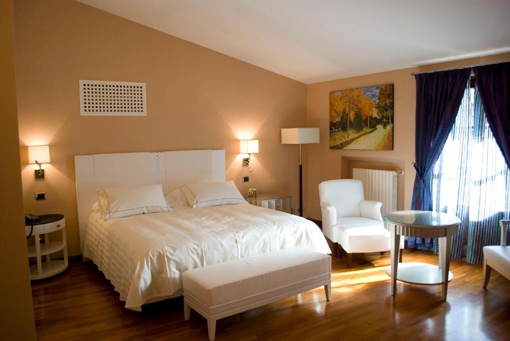 Sangallo Hotel Монте Сан Савино Стая снимка
