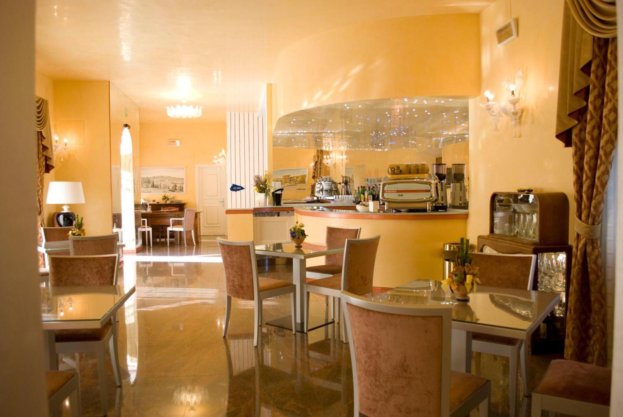 Sangallo Hotel Монте Сан Савино Екстериор снимка