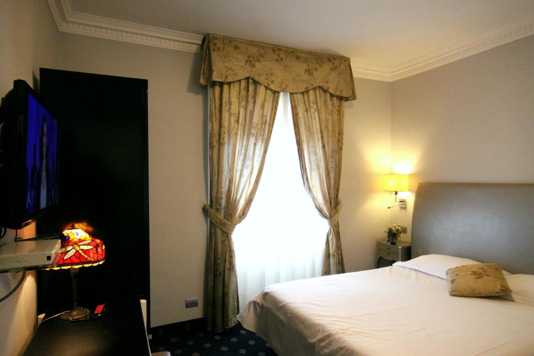 Sangallo Hotel Монте Сан Савино Стая снимка