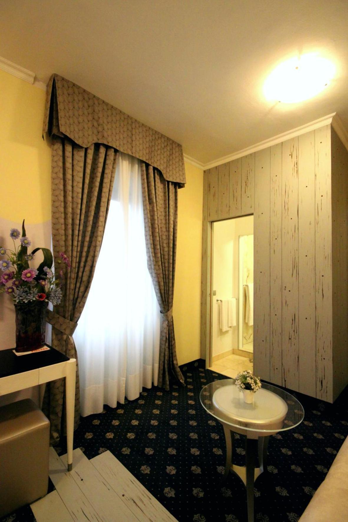 Sangallo Hotel Монте Сан Савино Стая снимка