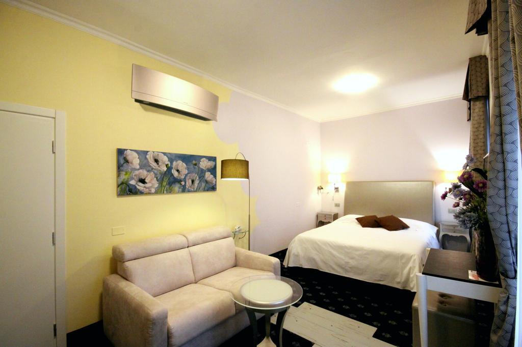 Sangallo Hotel Монте Сан Савино Екстериор снимка