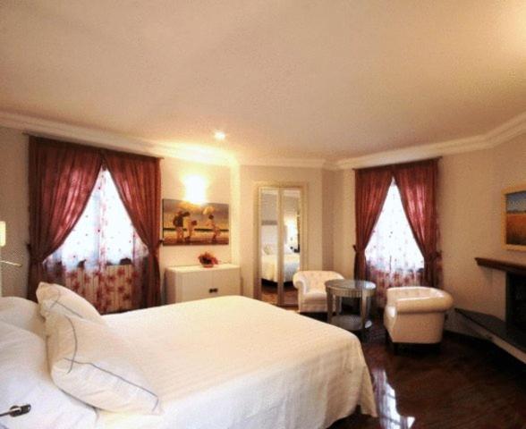 Sangallo Hotel Монте Сан Савино Екстериор снимка