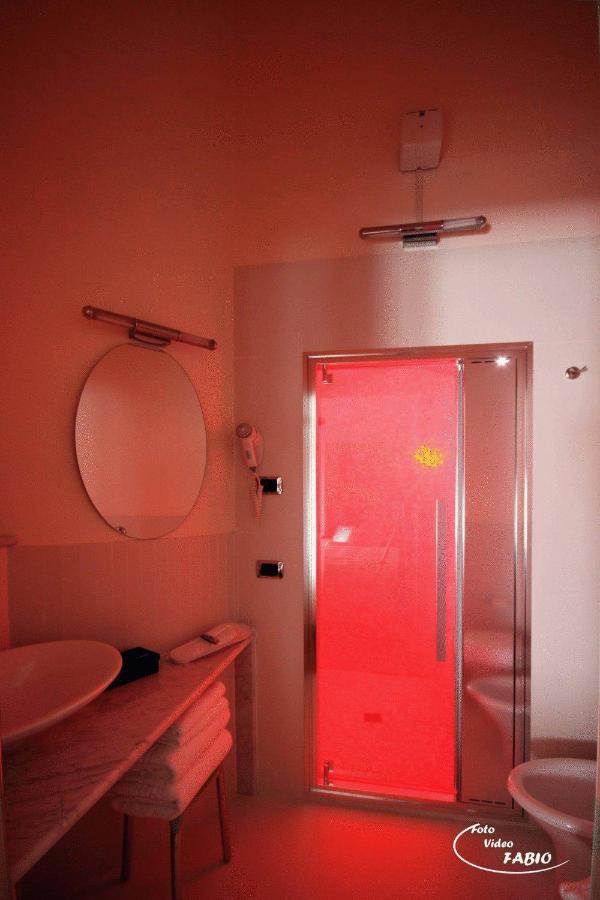 Sangallo Hotel Монте Сан Савино Екстериор снимка
